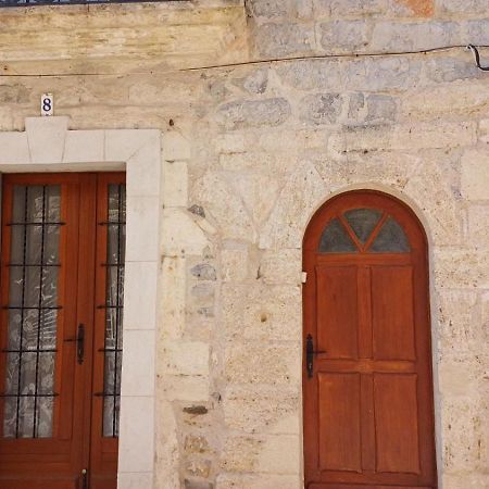 Appartement Chaleureux Dans Une Maison En Pierre Mireval Екстериор снимка