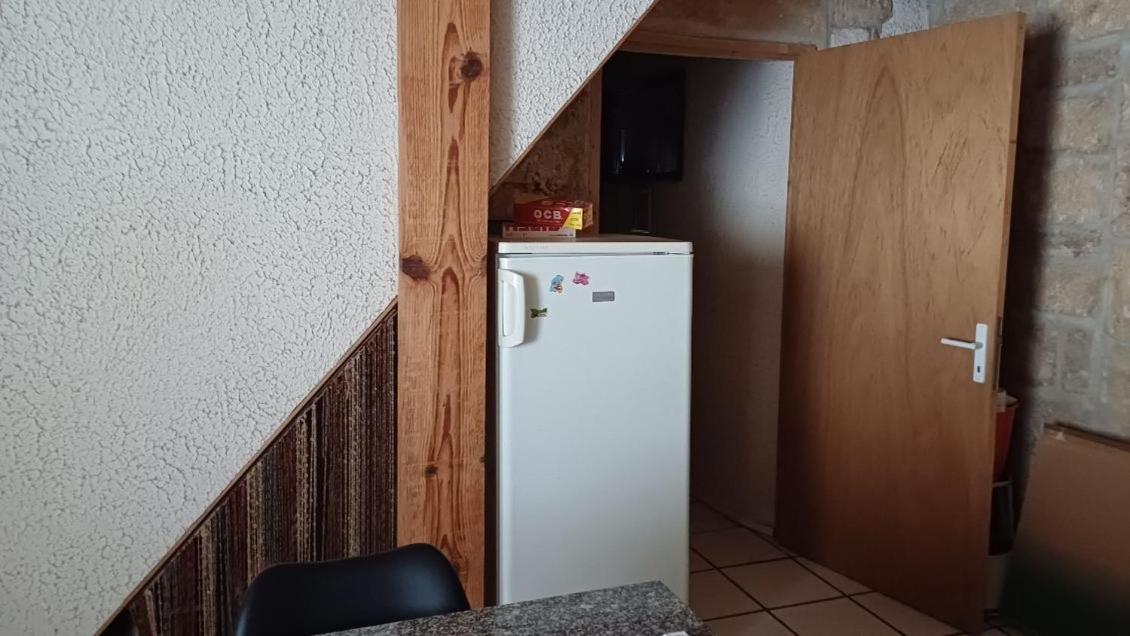 Appartement Chaleureux Dans Une Maison En Pierre Mireval Екстериор снимка