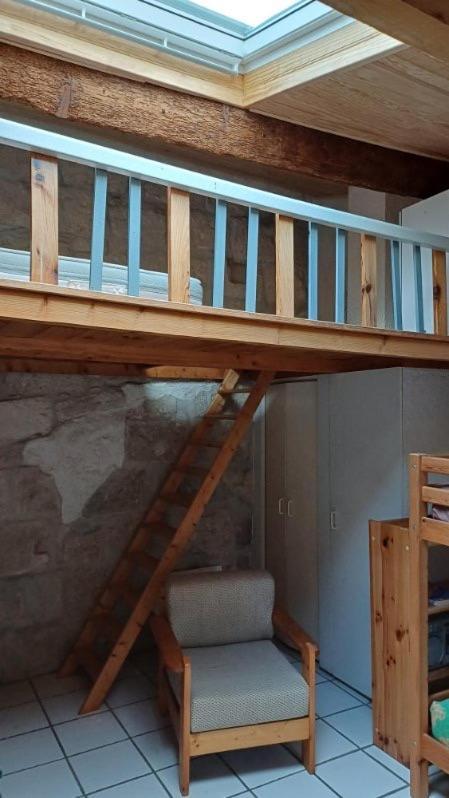 Appartement Chaleureux Dans Une Maison En Pierre Mireval Екстериор снимка